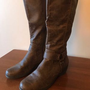 DARK BROWN BOOTS/AEROSOLES